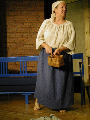 Liisa Haiko esittää Lindgrenskaa.