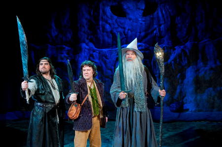 Thorin Tammikilpi (Sami Sivonen, IRTI), Bilbo Reppuli (Aki Honkatukia) ja Gandalf (Pekka Räty)
