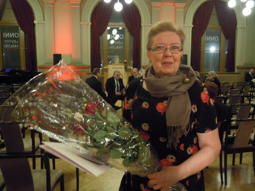 Yhdistyksen hallituksen jäsen Eija Sinkko kävi noutamassa palkinnon Joensuusta.