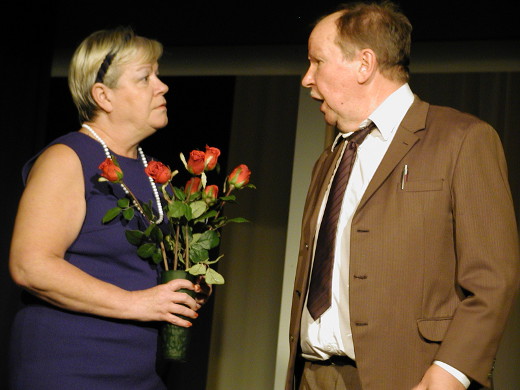 Näytelmä tuo lavalle myös takavuosien suosikkiparin Sirkku Liljanderin ja Markku Peutereen.