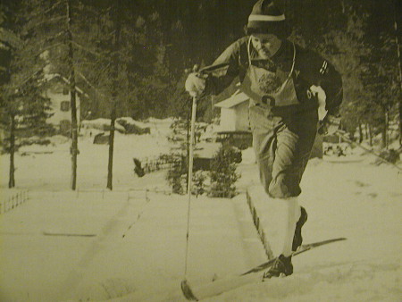 Mirja Hietamies Cortinan laduilla 1956.