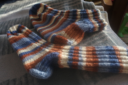 Kapea ja pitkä sekä leveä ja lyhyt sukka ovat ihan omaa suunnittelua ja tuotantoa.