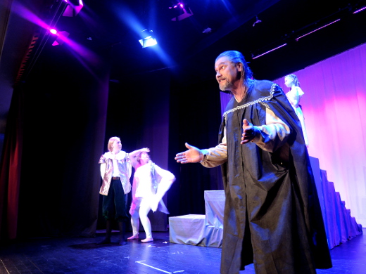Lemin nuorisoseuran esityksen pääosassa Prosperona nähdään Kai Grén.