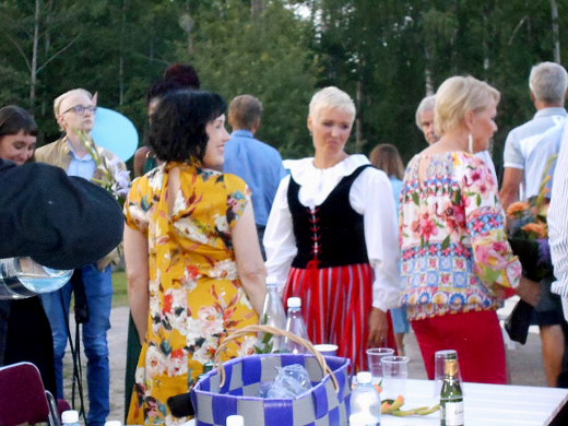 Anna ja Taika Kuoppamäki ottivat osaa isänsä juhlakonserttiin.