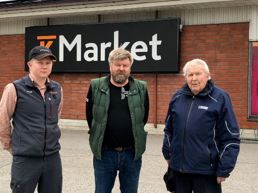 Kalle, Juha ja Paavo Kouvo kertoivat Lemin Kirjavalle, kuinka heistä tuli kauppiaita.